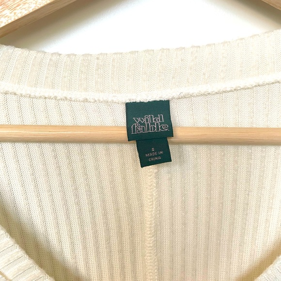 Cream over sized long sleeve top - Picture 2 of 4